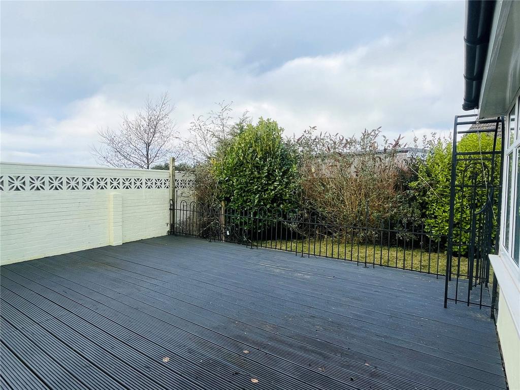 Decking/Garden