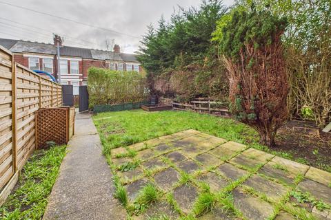 3 bedroom terraced house for sale, Warneford Gardens, Hull, HU5 3SX
