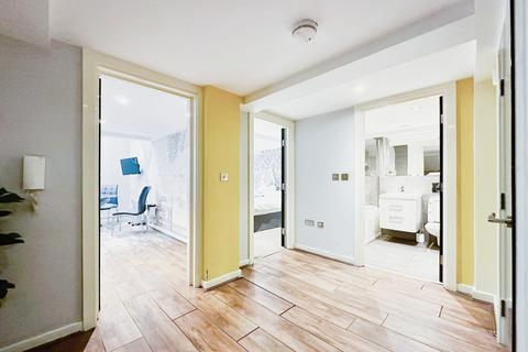2 bedroom flat for sale, Fenwick Street, Liverpool, Merseyside, L2
