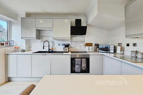 3 bedroom semi-detached house for sale, Driftway Road, Hook, Hampshire