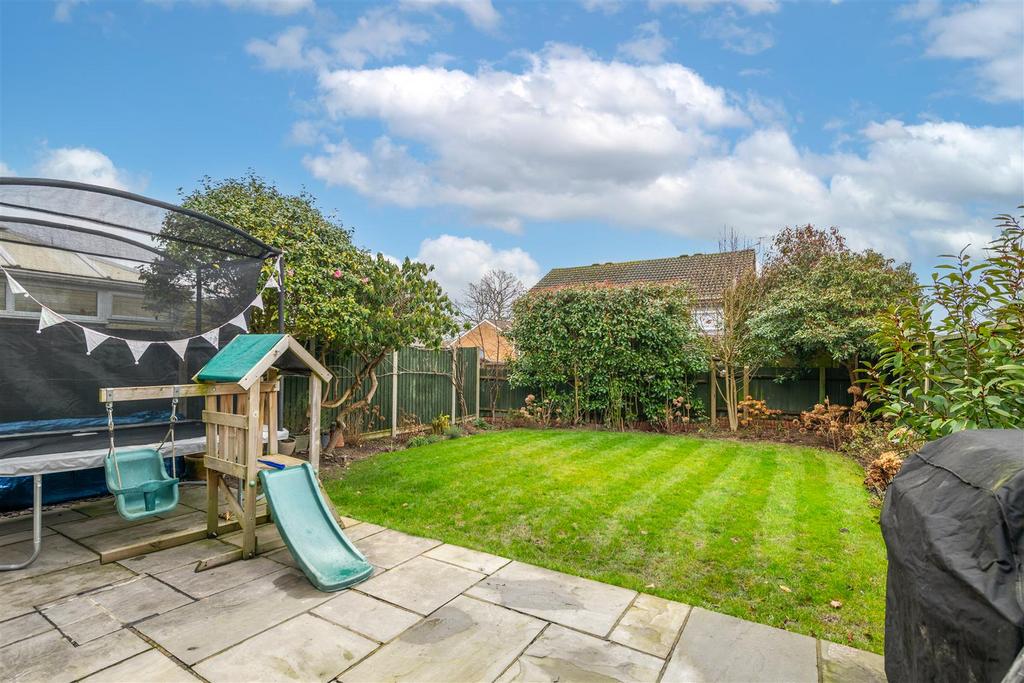 6 Bashford Way externals-7.jpg