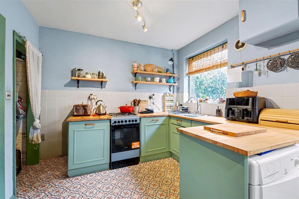 Kitchen 1.jpeg
