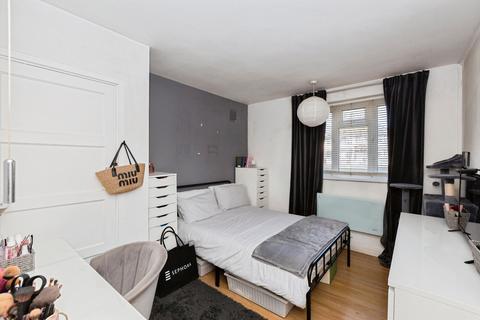 2 bedroom flat for sale, Longbridge Road, Barking, IG11