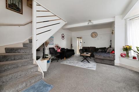 3 bedroom end of terrace house for sale, Wedderburn Road, Barking, IG11