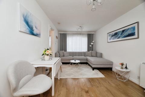 1 bedroom flat for sale, Waterside Close, Barking, IG11