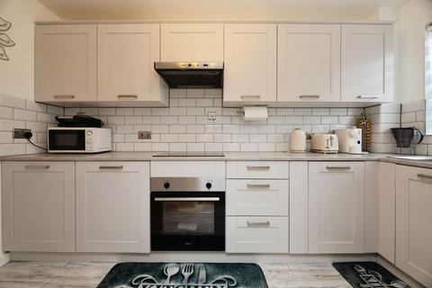 1 bedroom flat for sale, Waterside Close, Barking, IG11