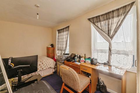undefined, Long Riding, Basildon, Essex, SS14