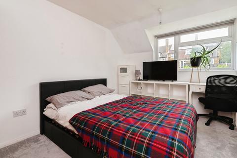 2 bedroom terraced house for sale, Greenway, Billericay, Essex, CM11