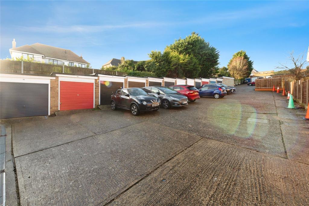 Garage/Parking