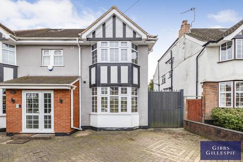 2 bedroom flat to rent, Hazeldene Drive, Pinner, HA5