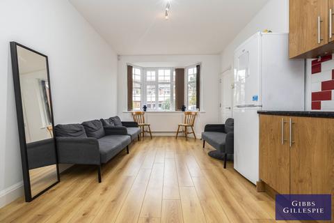 2 bedroom flat to rent, Hazeldene Drive, Pinner, HA5