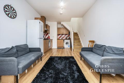 2 bedroom flat to rent, Hazeldene Drive, Pinner, HA5