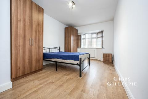 2 bedroom flat to rent, Hazeldene Drive, Pinner, HA5