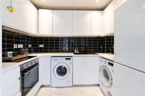 2 bedroom flat for sale, Bridge Road, Wickford, SS11
