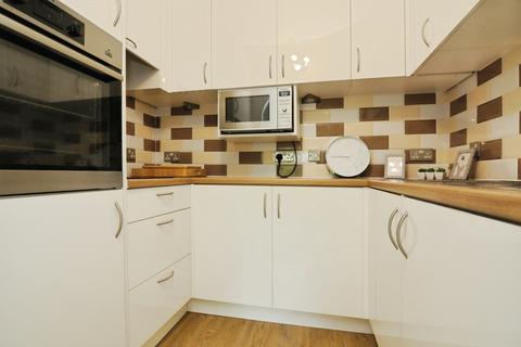 1 bedroom flat for sale, Sawyers Hall Lane, Brentwood, Essex, CM15