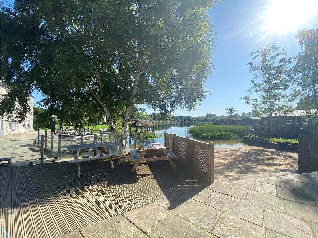 Outdoor Eating Area
