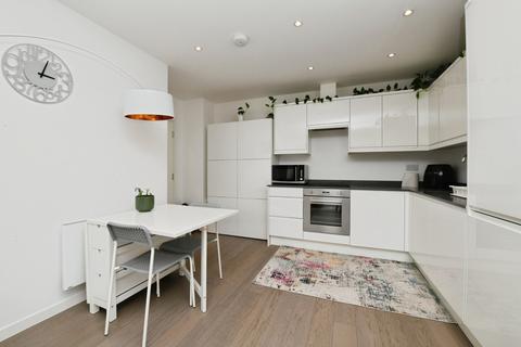 2 bedroom flat for sale, Hubert Road, Brentwood, Essex, CM14