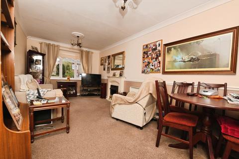 1 bedroom flat for sale, Primrose Court, Kings Road, Brentwood, Essex, CM14