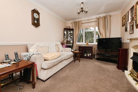 1 bedroom flat for sale, Primrose Court, Kings Road, Brentwood, Essex, CM14