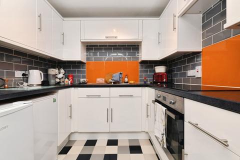 1 bedroom flat for sale, Primrose Court, Kings Road, Brentwood, Essex, CM14