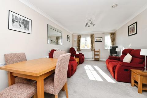 2 bedroom flat for sale, Ongar Road, Brentwood, Essex, CM15