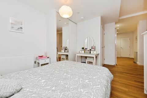 1 bedroom flat for sale, Ingrave Road, Brentwood, Essex, CM15