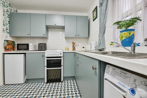 2 bedroom flat for sale, Stanley Road, Morecambe, Lancashire, LA3