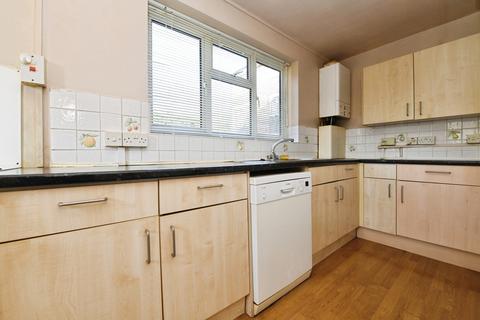 2 bedroom flat for sale, Woodland Avenue, Hutton, Brentwood, Essex, CM13