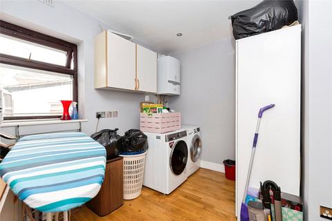 5 bedroom end of terrace house for sale, Tomswood Hill, Ilford, IG6