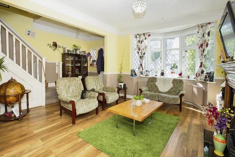 3 bedroom terraced house for sale, Fullwell Avenue, Ilford, IG6