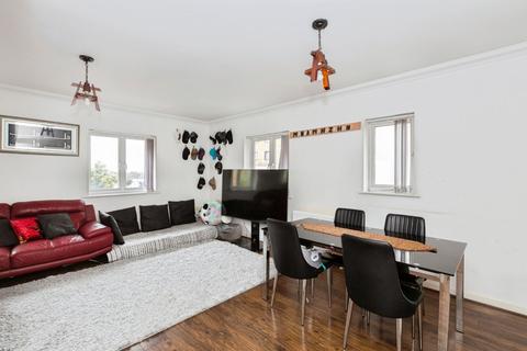 Royal Crescent, ILFORD, Essex, IG2