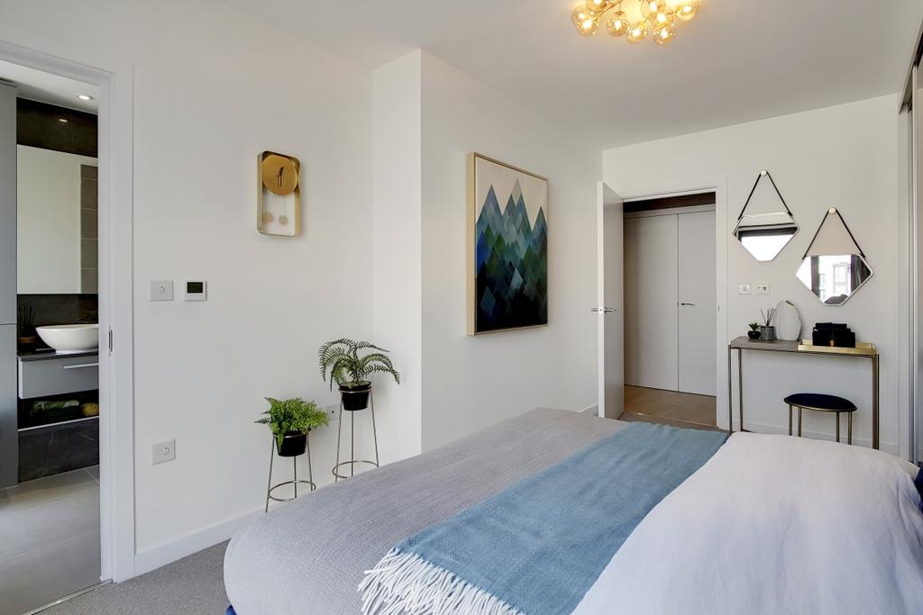 11 Master Bedroom 6