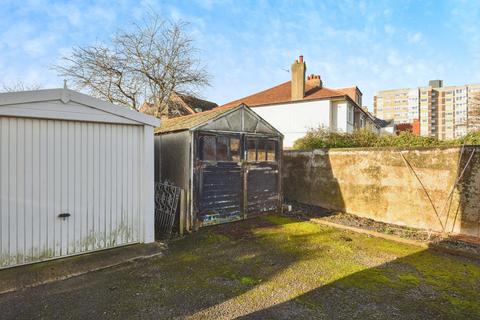 2 bedroom flat for sale, Palmer Grove, Morecambe, Lancashire, LA4