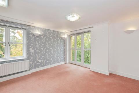 1 bedroom flat for sale, Village Way, Barkingside, Ilford, IG6