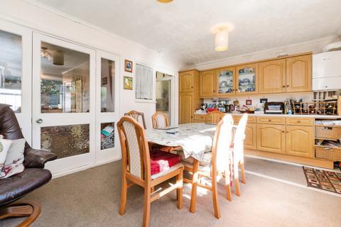 3 bedroom semi-detached house for sale, Ashurst Drive, Ilford, IG6