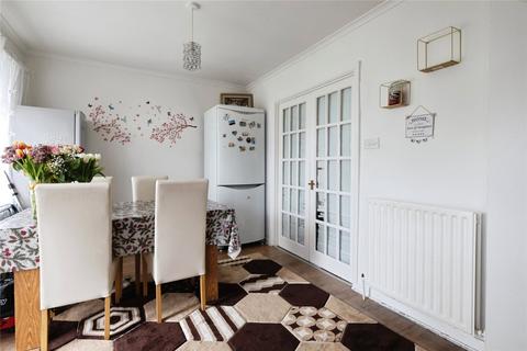 3 bedroom end of terrace house for sale, Newcastle Avenue, ILFORD, Essex, IG6