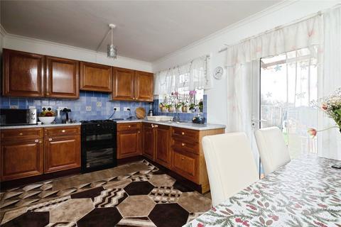 3 bedroom end of terrace house for sale, Newcastle Avenue, ILFORD, Essex, IG6