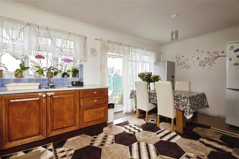 3 bedroom end of terrace house for sale, Newcastle Avenue, ILFORD, Essex, IG6
