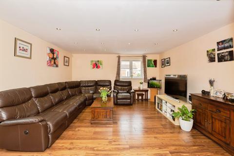 5 bedroom end of terrace house for sale, Parklands Close, Ilford, IG2