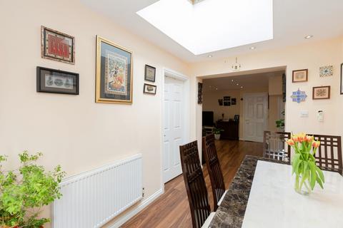 5 bedroom end of terrace house for sale, Parklands Close, Ilford, IG2