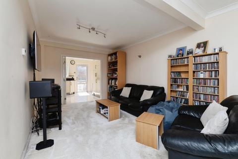 5 bedroom end of terrace house for sale, Yoxley Drive, Ilford, IG2