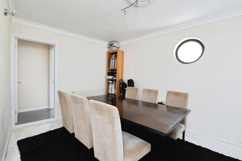 5 bedroom end of terrace house for sale, Yoxley Drive, Ilford, IG2