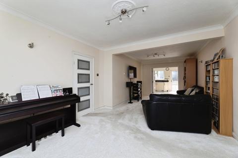 5 bedroom end of terrace house for sale, Yoxley Drive, Ilford, IG2