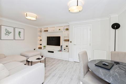 4 bedroom terraced house for sale, Genas Close, Ilford, IG6