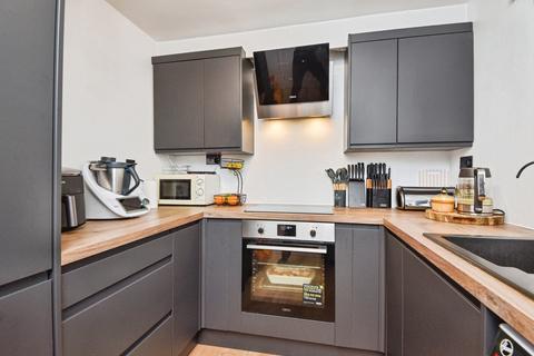 2 bedroom flat for sale, Baycliffe Crescent, Morecambe, Lancashire, LA4