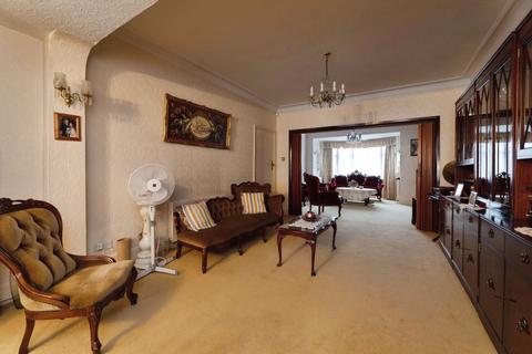 4 bedroom semi-detached house for sale, Longwood Gardens, ILFORD, Essex, IG5