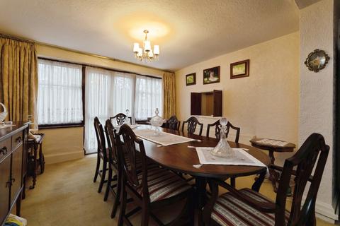 4 bedroom semi-detached house for sale, Longwood Gardens, ILFORD, Essex, IG5