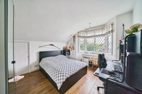 3 bedroom semi-detached house for sale, Woodville Gardens, Ilford, IG6
