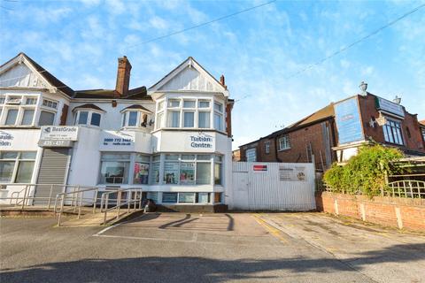 2 bedroom flat for sale, Cranbrook Road, Ilford, IG1