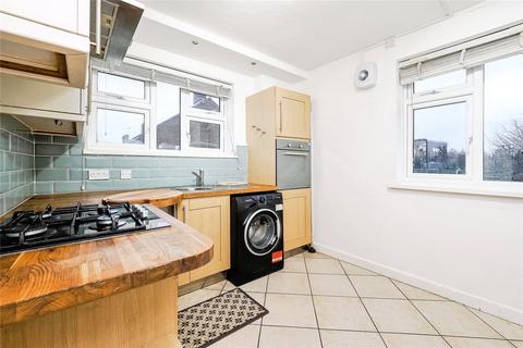 2 bedroom flat for sale, Claybury Broadway, ILFORD, Essex, IG5
